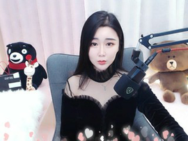 烟火💋唯爱主播照片