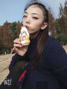 丹丹钢管舞主播照片