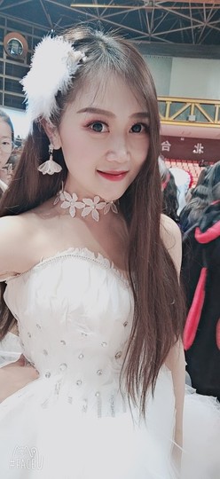 希娜娜主播照片