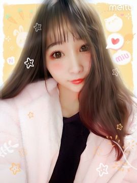 小洛思主播照片