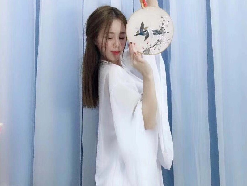 爱家爱生活爱自己的主播海报