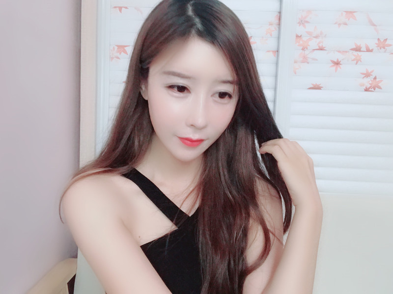 张困困的主播海报