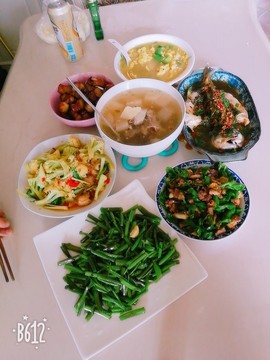 幽校长暂停主播照片