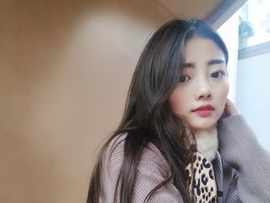 馋猫小淘气主播照片