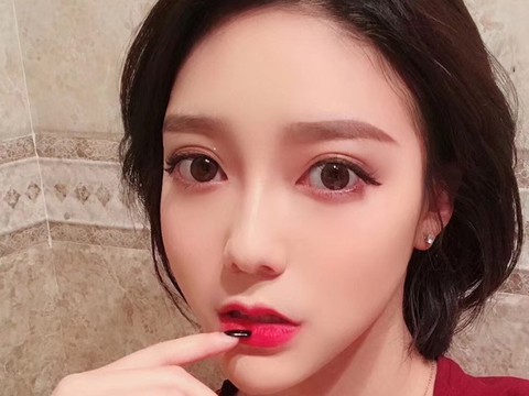 夏樱🍒歌手海报