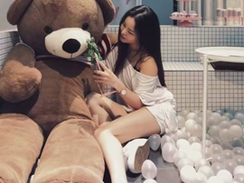 五月鲜花红主播照片