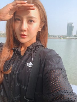 韩国迪丽凯丽主播照片