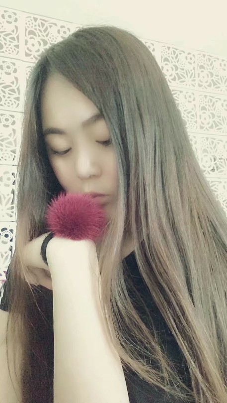 萌萌点点团子渣渣小6的主播照片