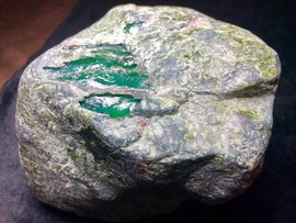 翡翠原石仙玉珠宝主播照片