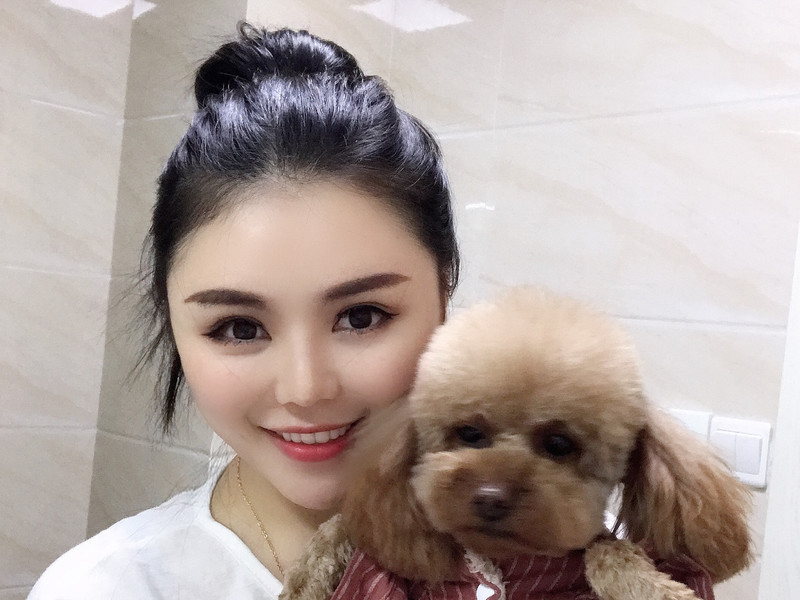 👑君蒽的主播海报