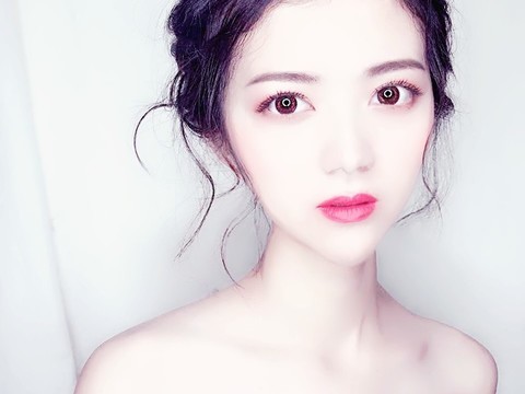 蜜柚Cristina海报