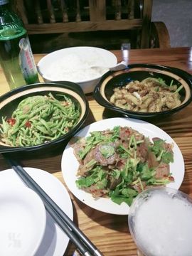 百变女孩的春天主播照片