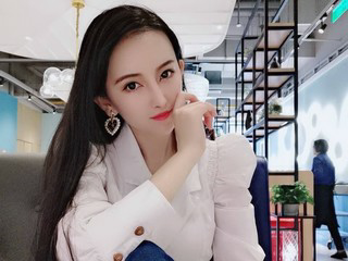何广富主播照片