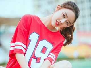 舰0i的主播照片