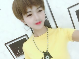 站在地球上看月亮主播照片