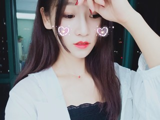 依星伴月的主播照片