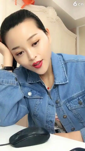 看看衣服