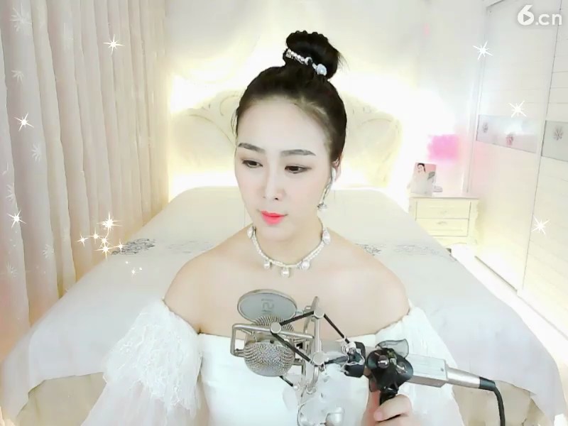 看美女听歌