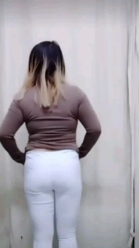 看美女听歌，喜欢的话点个赞！
