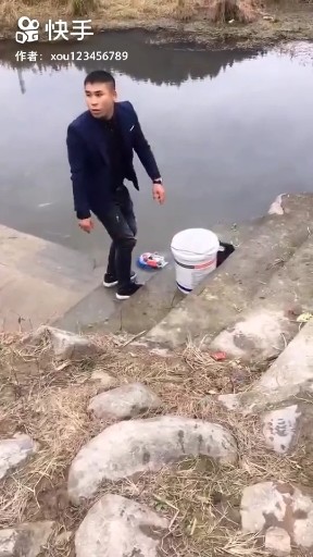 搞笑