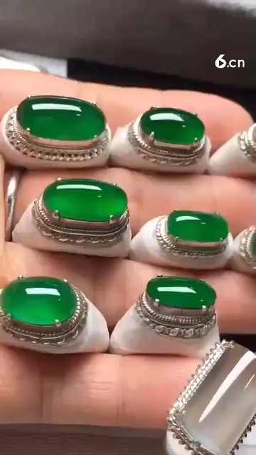绿绿的戒指