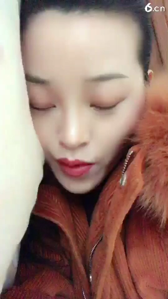 还是大眼睛