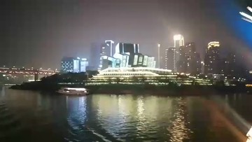 重庆游轮上的夜景