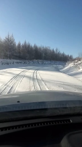 阿尔山原始林区山野无人雪路无车