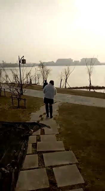 天屿湖三个人一起