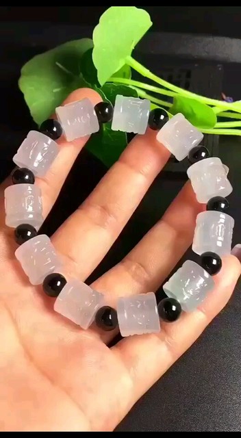 老坑冰种六字箴言翡翠手串