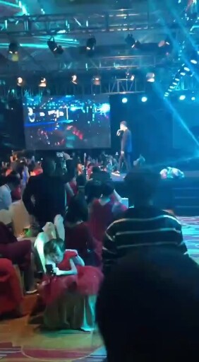 给我3困坏了2点就起排练开始了