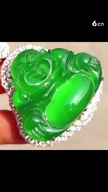 冰绿佛喜欢吗，喜欢请来冰冰翡翠