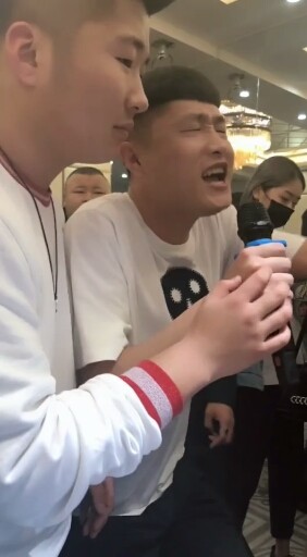 我白哥快崩溃明天洁南千金满月