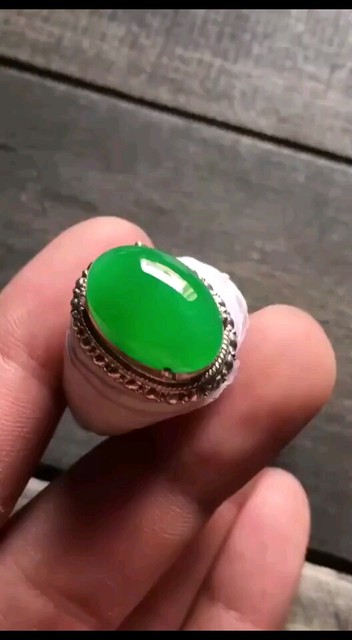 冰种满色正阳绿大戒面
