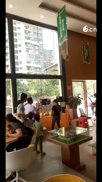 周末咋搞的这么紧张，一开门就爆