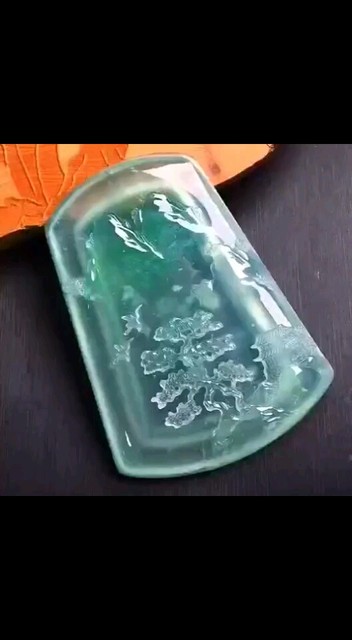 高冰玻璃蓝水绿翡翠山水牌