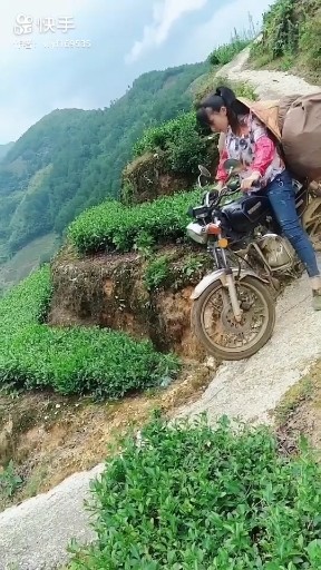 下山回家的路上山路十八弯，谁敢