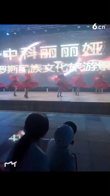 俄罗斯大妞儿