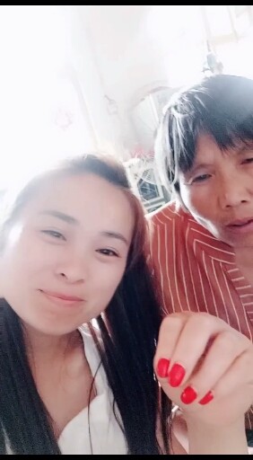 我和老妈长的像吗？😊