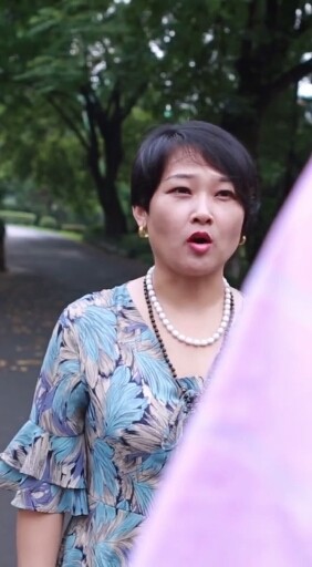 只要你肯回头她会在你身后等着你