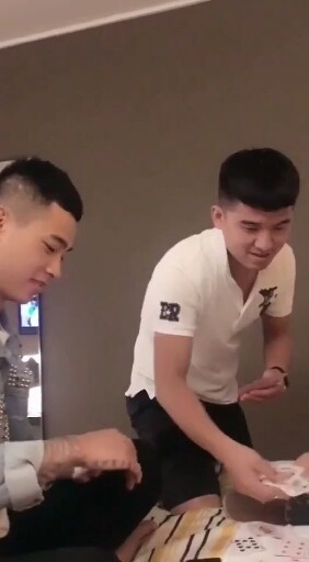 不会玩看看我师傅去