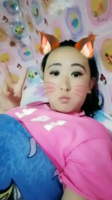 我是小美女两个胳膊两个腿