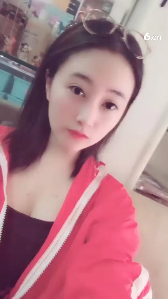 谁再说我眼小，我就小皮鞭抽死他