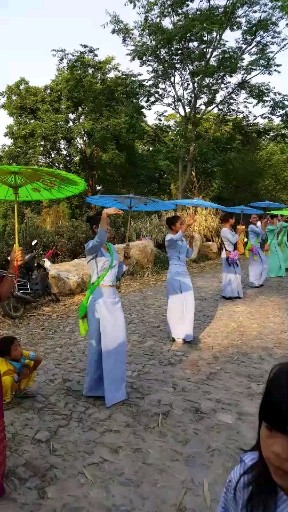 泼水节茶山祭祖