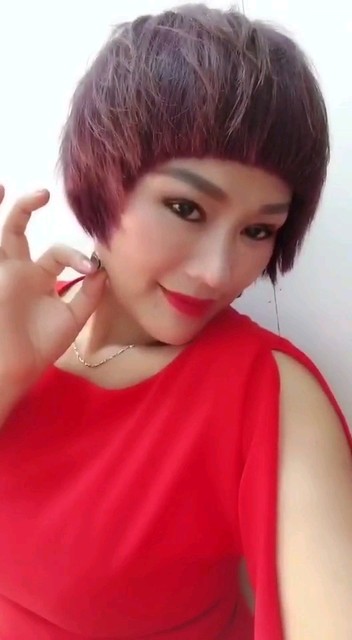 美妞爱你们谢谢喜欢了我敬