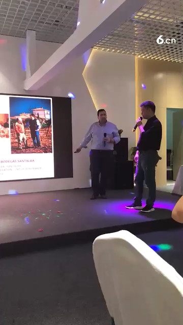 西班牙庄主 讲解酒庄历史
