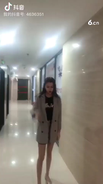 没有男朋友就自己拍吧。