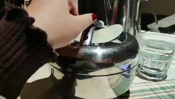 听听主播说吃饭为什么不能敲饭碗