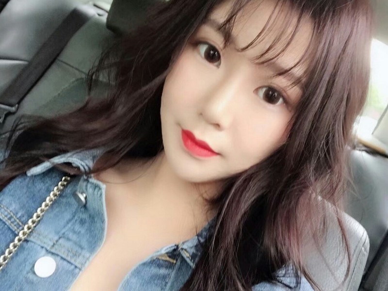 十二🐬的主播海报