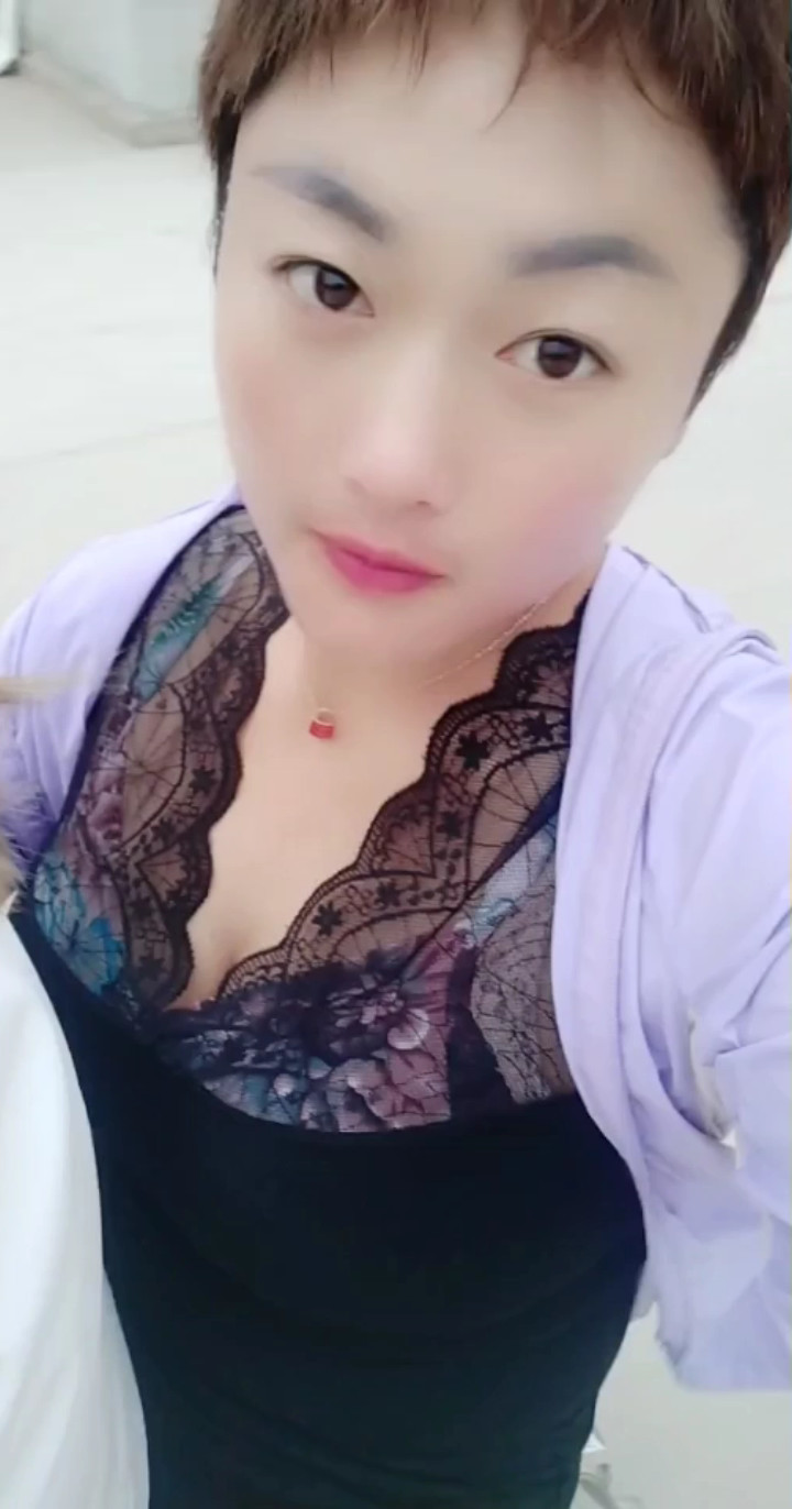 家乡的姑娘真漂亮